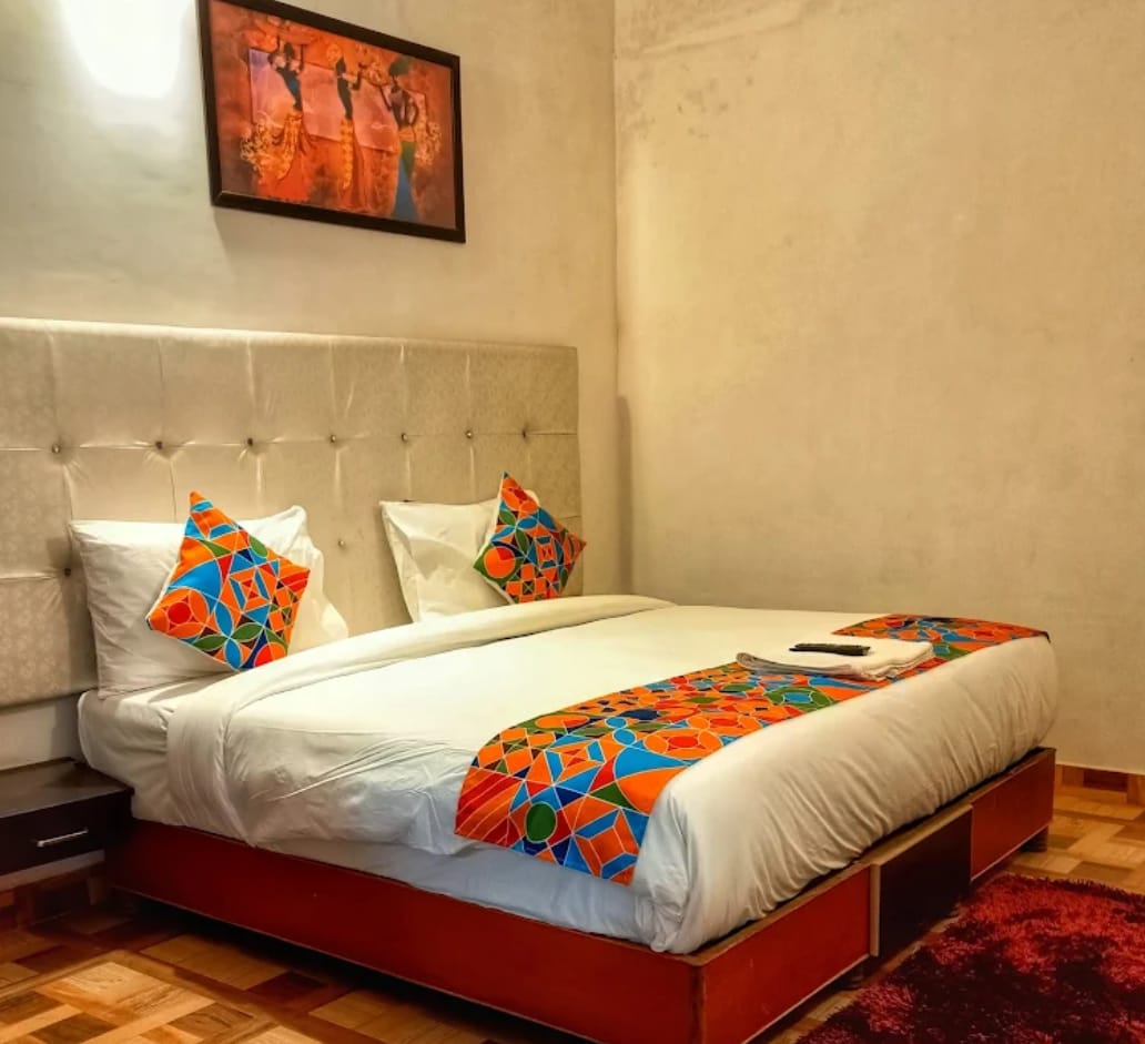 Hotel Yash Residency Near Assi Ghat & BHU - Image 2