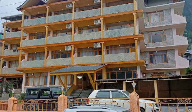 Hotel Ankit Palace ( Manali ) 
